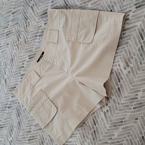 Casual beige shorts